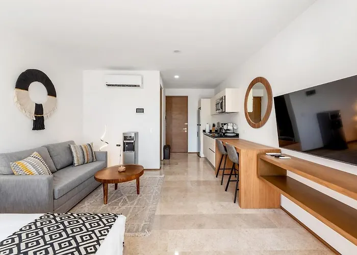 Modern & Cozy With Rooftop Pool & Gym * Playa del Carmen