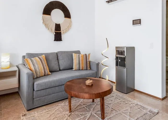 Modern & Cozy With Rooftop Pool & Gym Apartment *